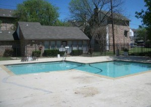 Diamond Loch Apartments Pool
