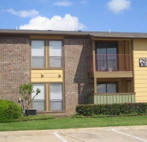 8500 Harwood Apartment Exterior