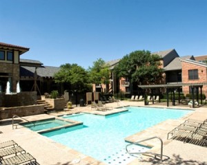 Grayson Ridge Apartment Pool Area