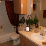 Park Creek Apartment Bathroom