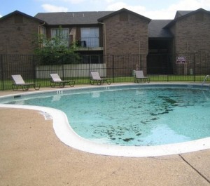 Remington Oaks Apartment Pool