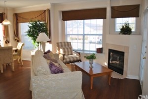 The Horizons at Fossil Creek Apartment Living Room