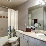 AMLI 7th Street Station Bathroom