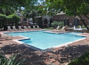 AMLI 7th Street Station Pool