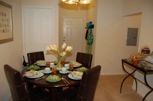 Indigo Pointe At Western Center Dining Area